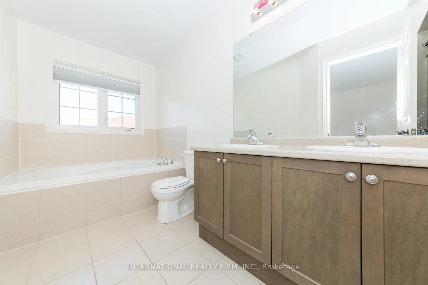 Photo 16 of 180 Mcbride Avenue, Clarington, Bowmanville — HOMEH