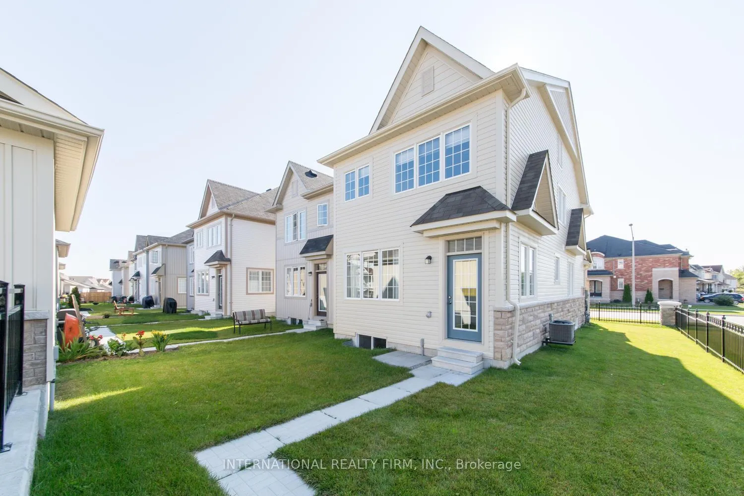Photo 19 of 180 Mcbride Avenue, Clarington, Bowmanville — HOMEH