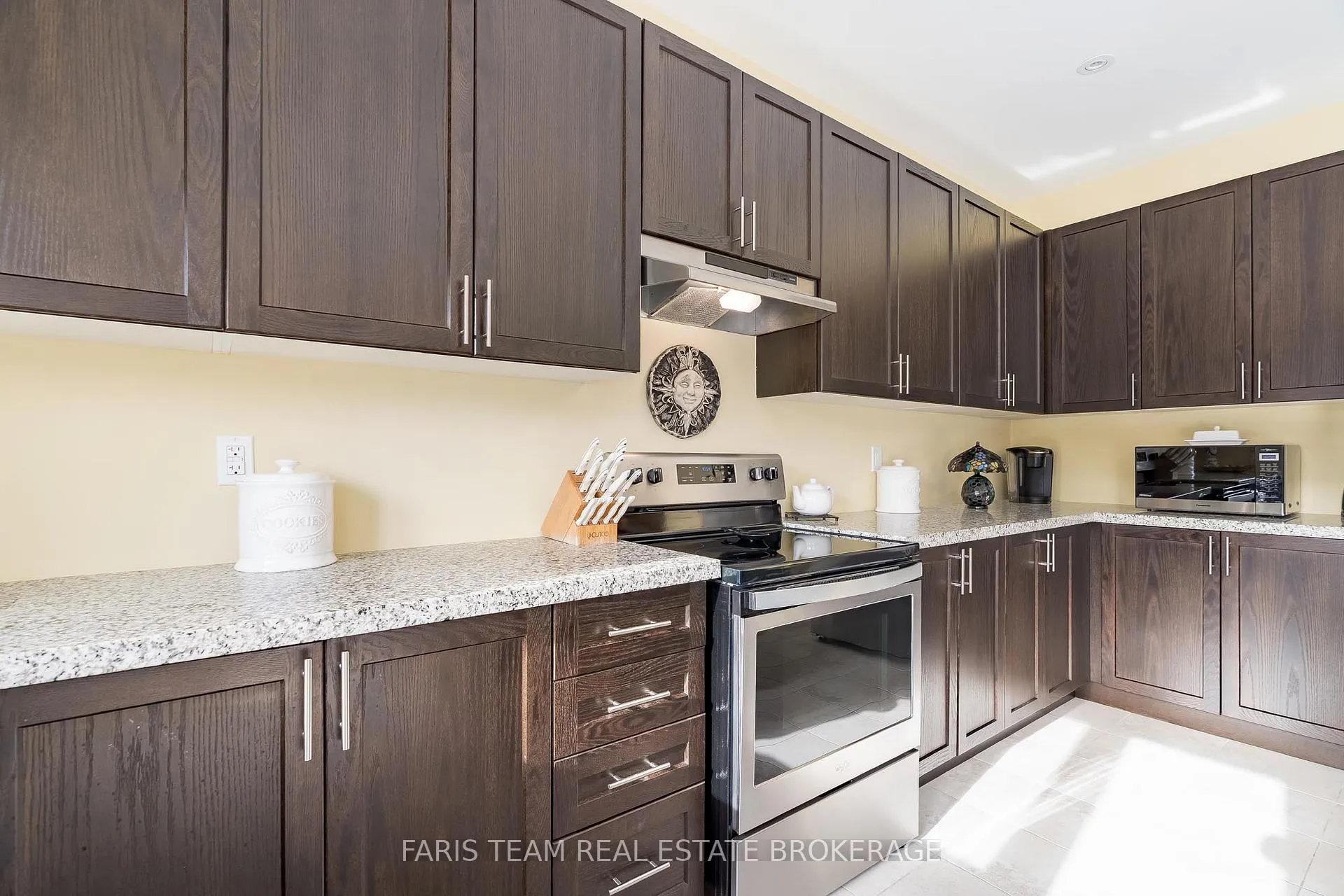 Photo 9 of 1041 Wickham Road, Innisfil, Rural Innisfil — HOMEH