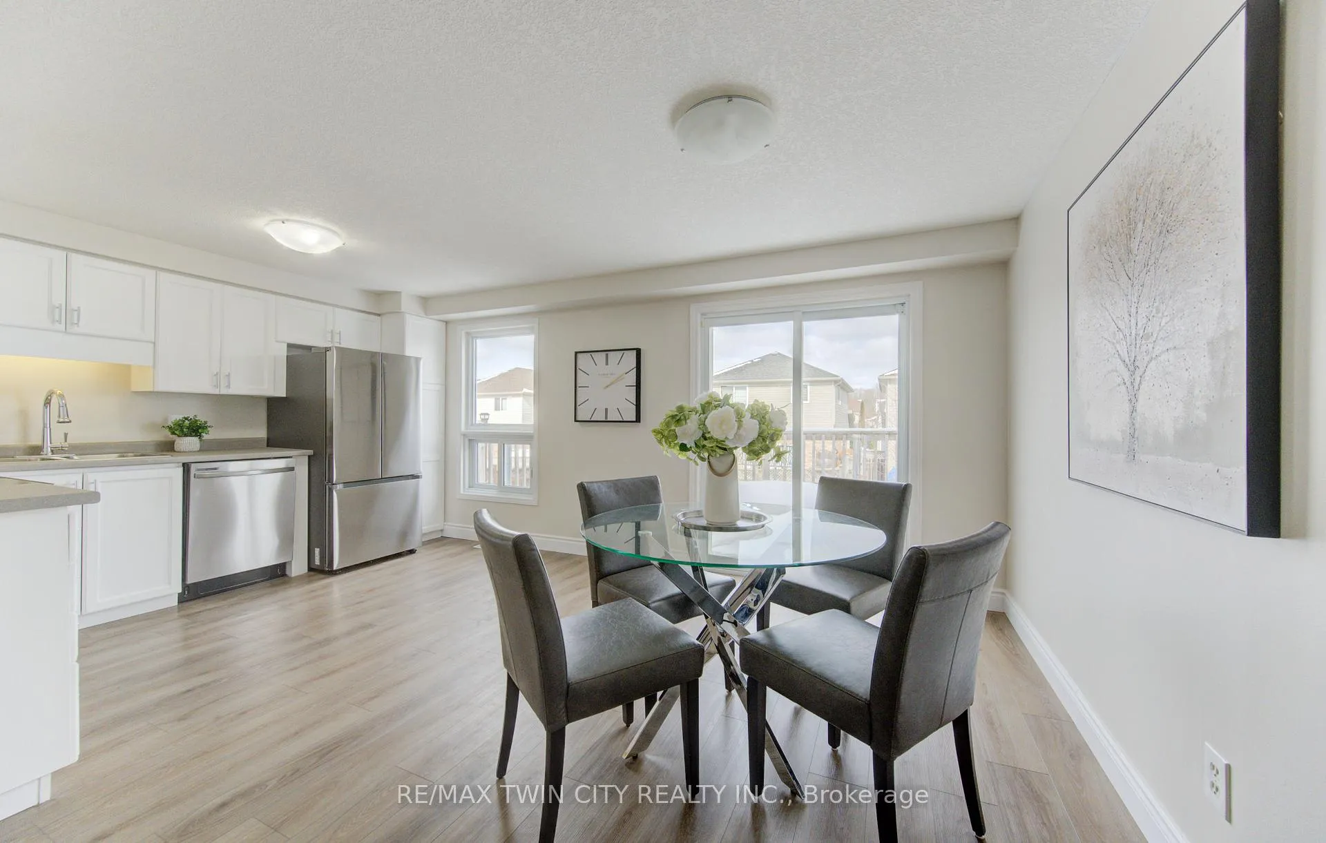 Photo 6 of 68 Max Becker Drive, Kitchener, Larentian West — HOMEH