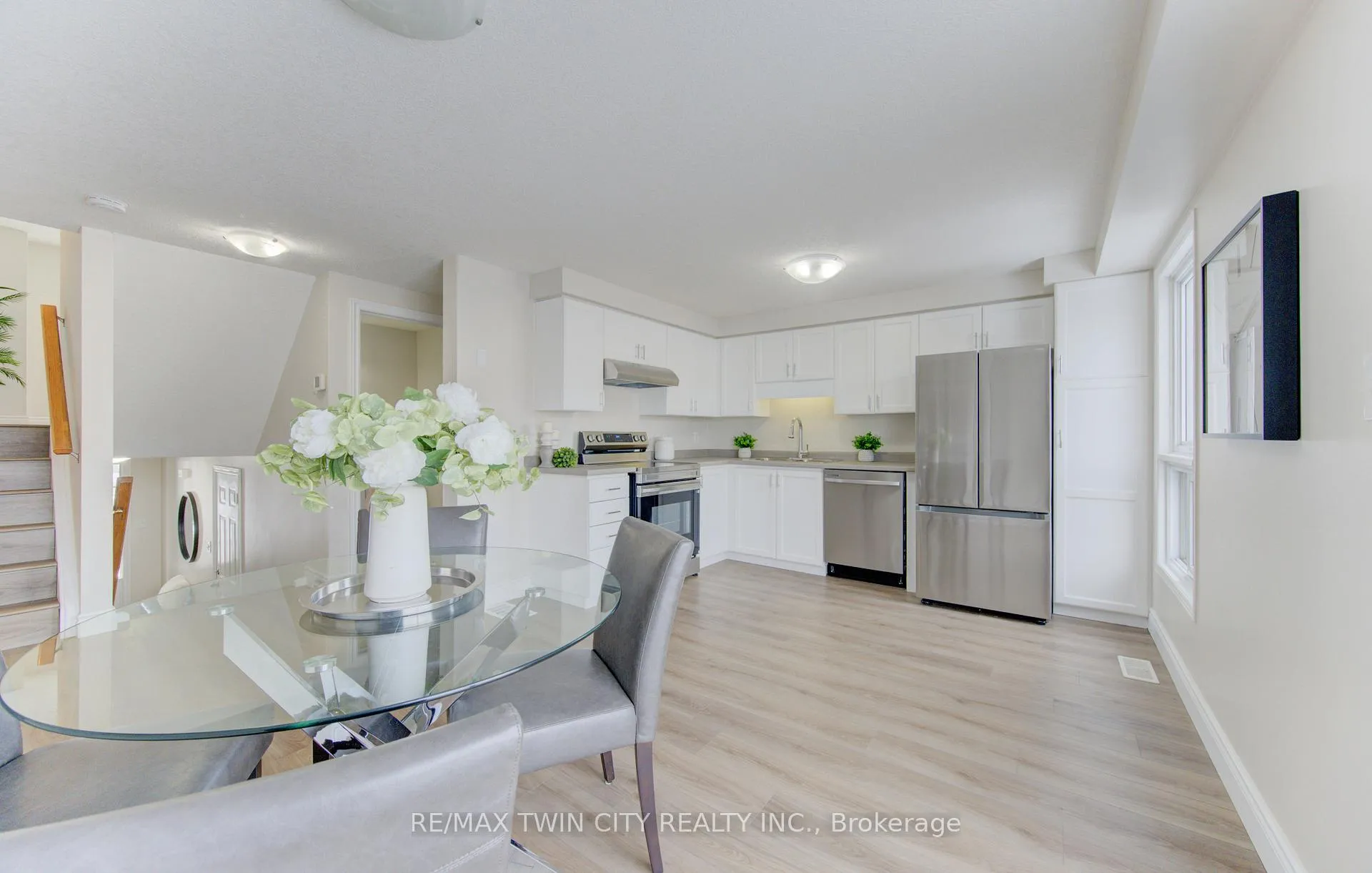 Photo 12 of 68 Max Becker Drive, Kitchener, Larentian West — HOMEH