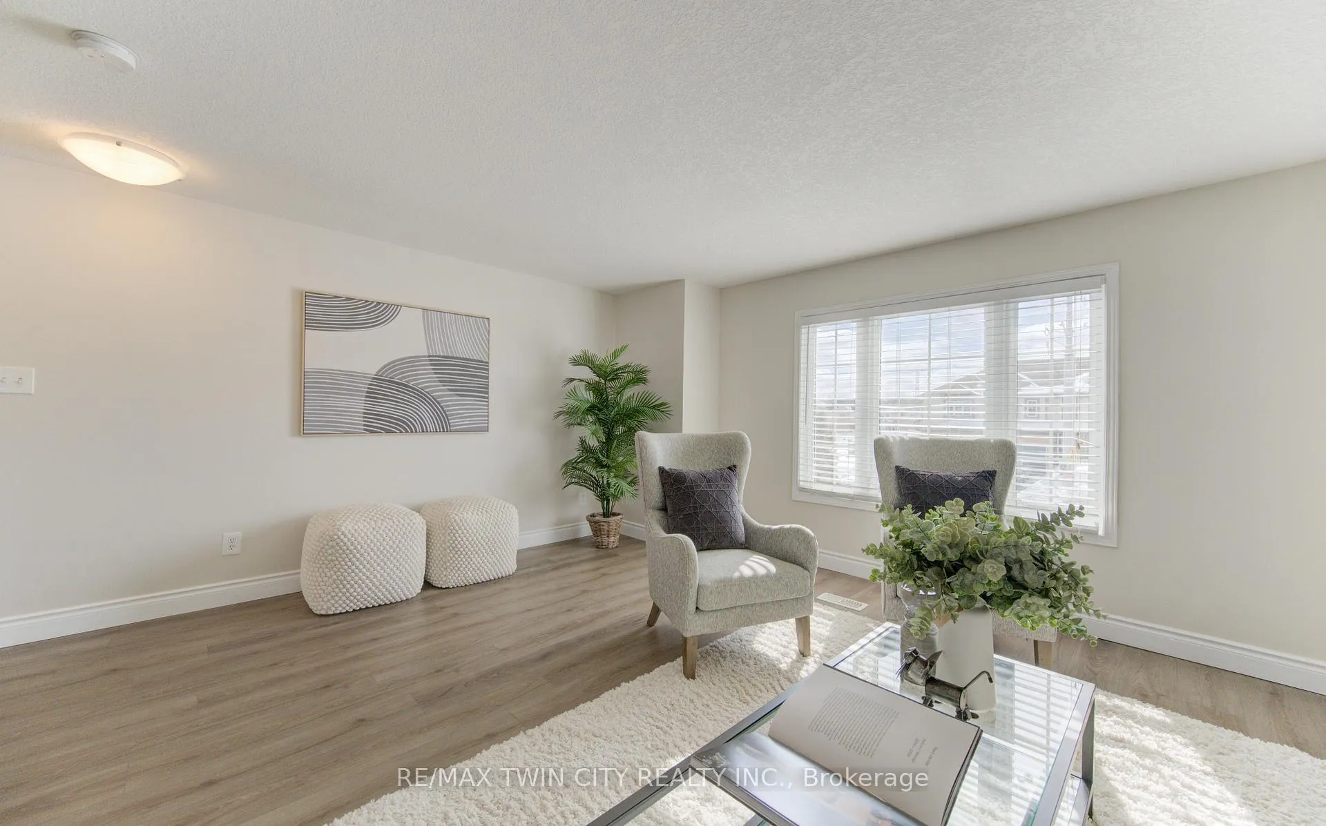 Photo 22 of 68 Max Becker Drive, Kitchener, Larentian West — HOMEH