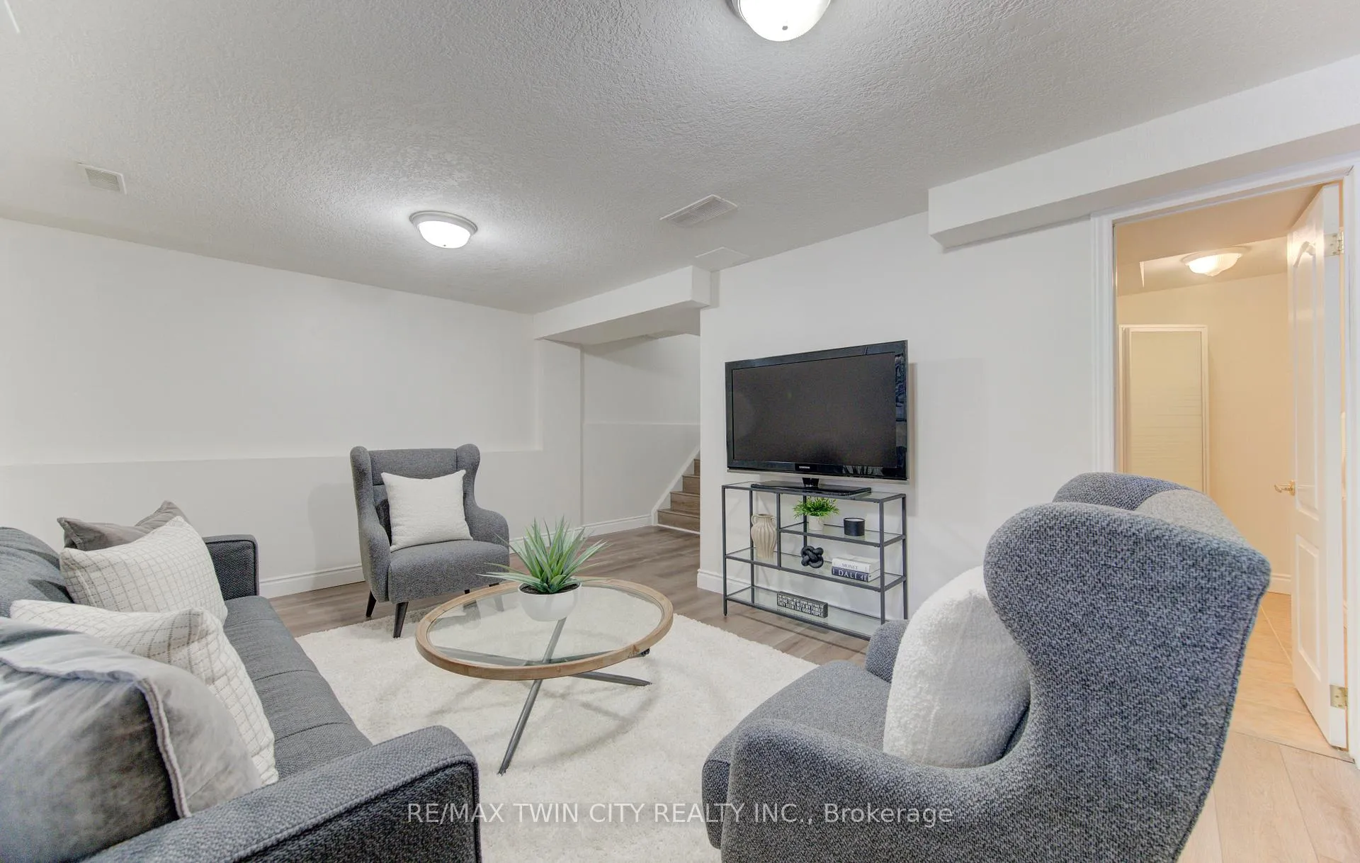 Photo 33 of 68 Max Becker Drive, Kitchener, Larentian West — HOMEH