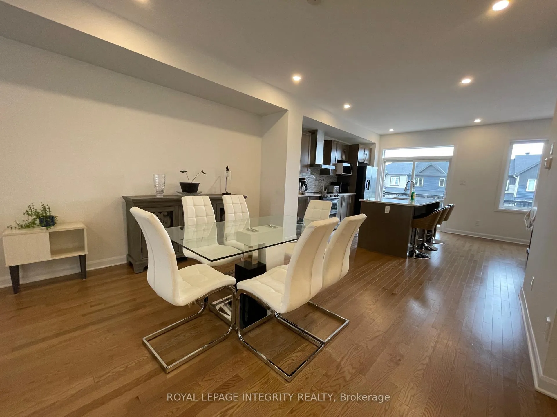 Photo 5 of 51 Lakepointe Drive, Ottawa, Avalon East — HOMEH