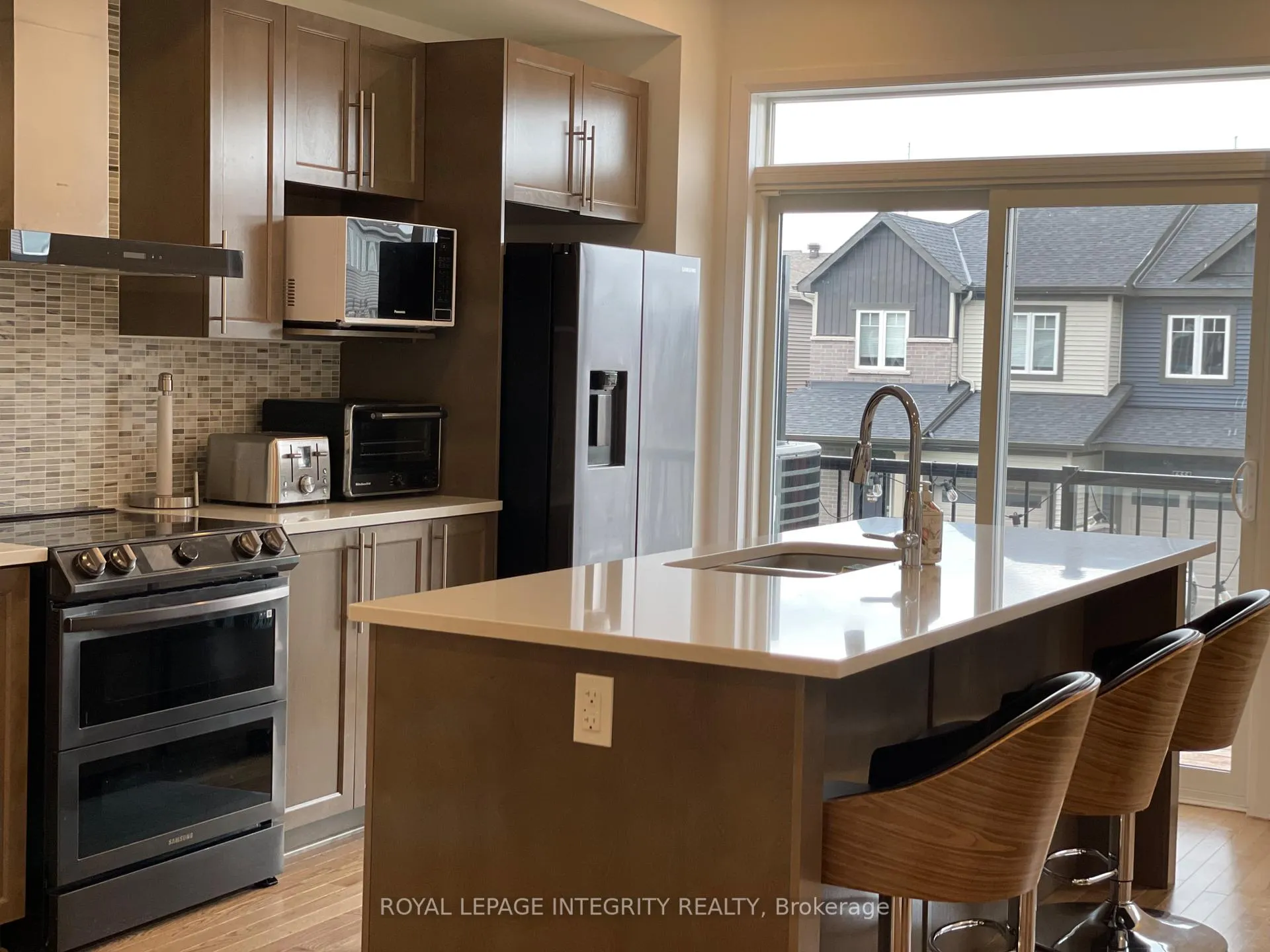 Photo 8 of 51 Lakepointe Drive, Ottawa, Avalon East — HOMEH