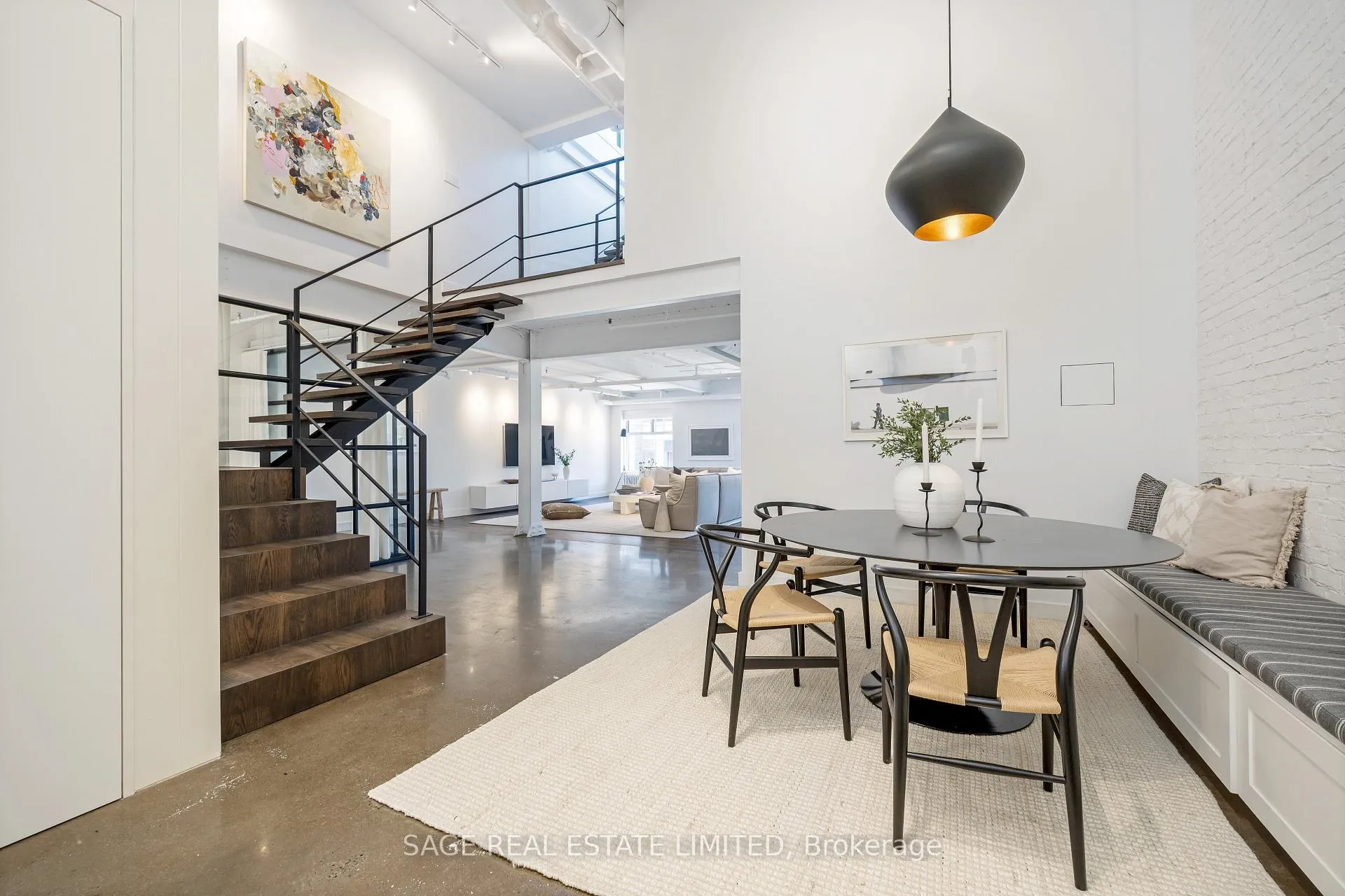 Front of Unit 102, 326 Carlaw Avenue