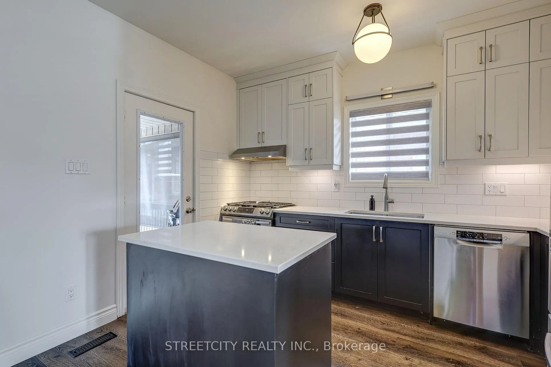 Photo 12 of 44 Rosethorn Court, St. Thomas — HOMEH
