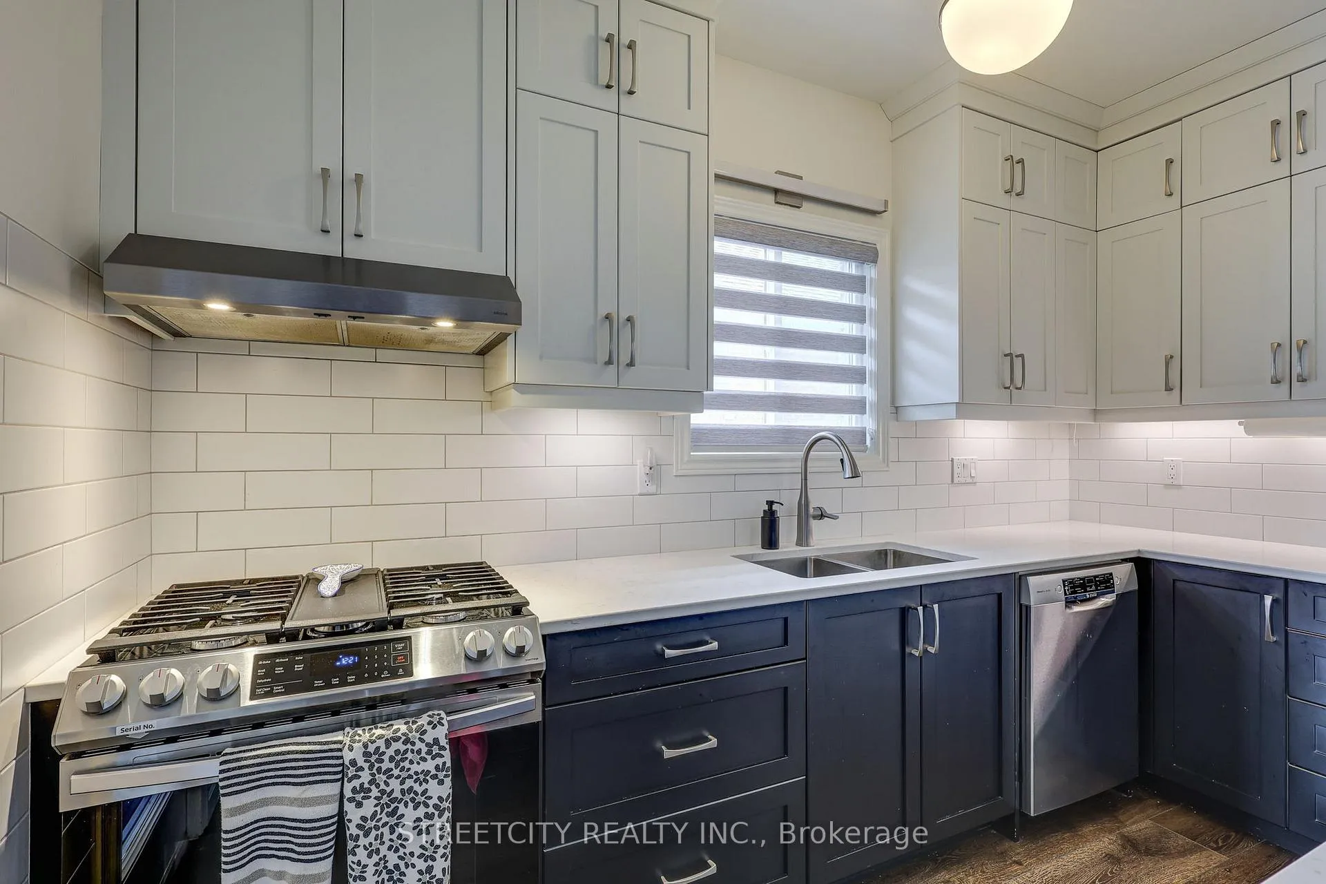 Photo 13 of 44 Rosethorn Court, St. Thomas — HOMEH