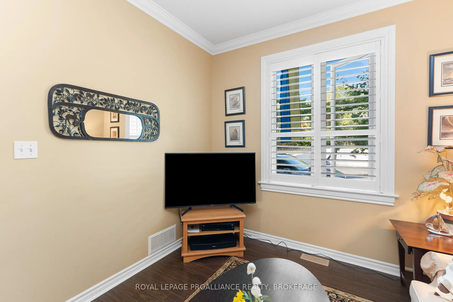 Photo 5 of 39 Mowat Avenue, Kingston, Central City West — HOMEH