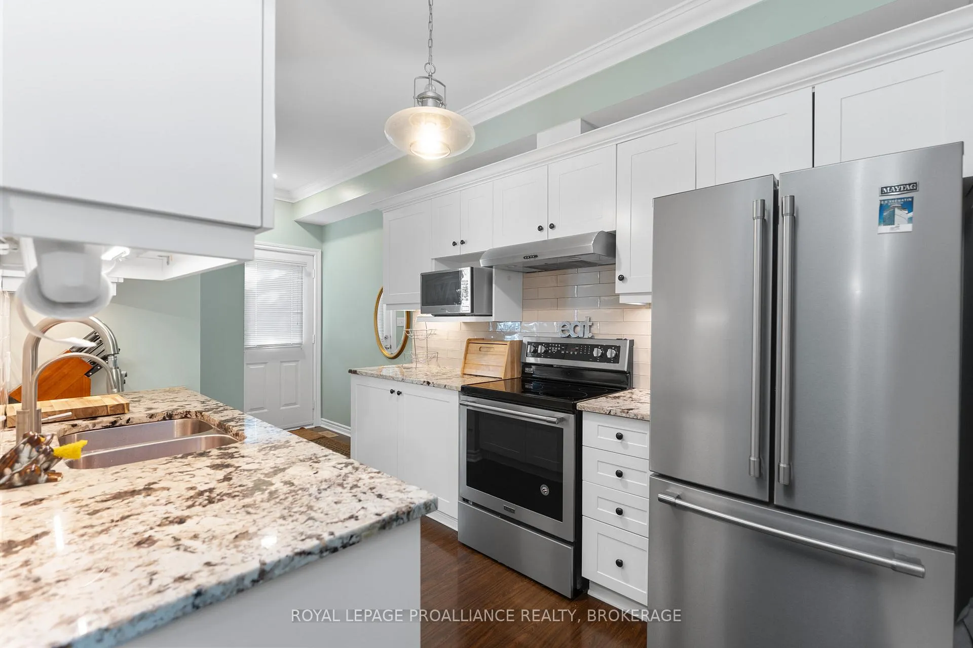Photo 11 of 39 Mowat Avenue, Kingston, Central City West — HOMEH