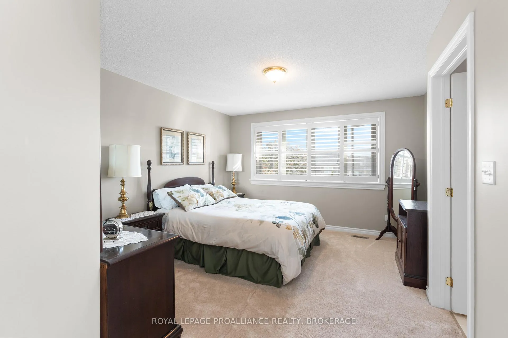 Photo 18 of 39 Mowat Avenue, Kingston, Central City West — HOMEH