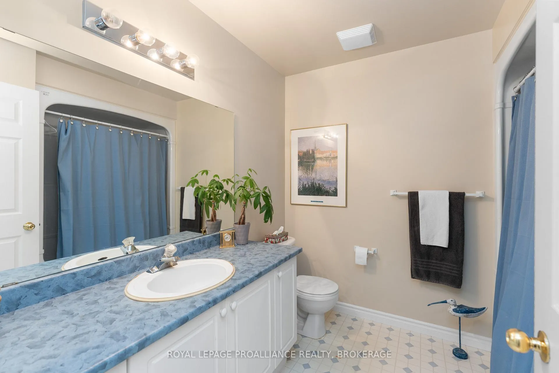 Photo 29 of 39 Mowat Avenue, Kingston, Central City West — HOMEH