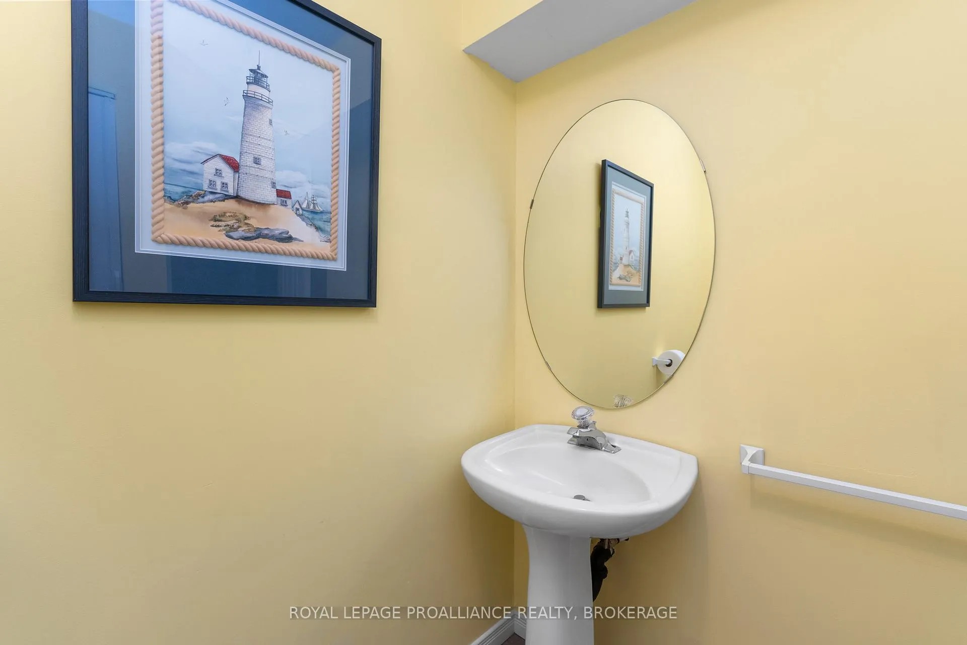 Photo 40 of 39 Mowat Avenue, Kingston, Central City West — HOMEH