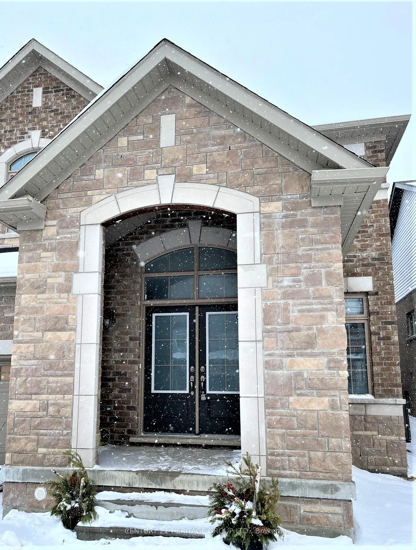 Photo 2 of 959 Larter Street, Innisfil, Rural Innisfil — HOMEH