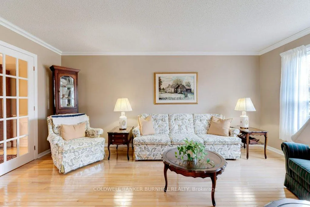 Photo 6 of 2251 Mansfield Drive, Burlington, Tyandaga — HOMEH