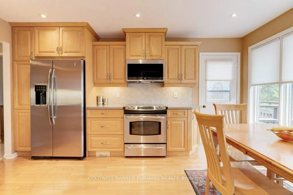 Photo 9 of 2251 Mansfield Drive, Burlington, Tyandaga — HOMEH