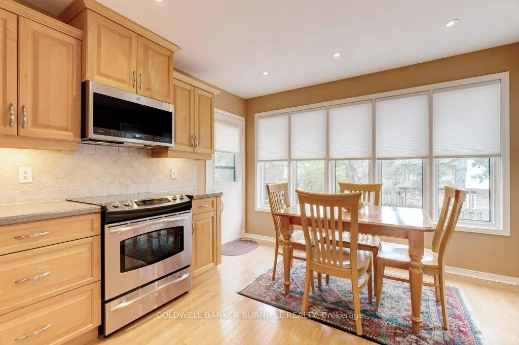 Photo 12 of 2251 Mansfield Drive, Burlington, Tyandaga — HOMEH