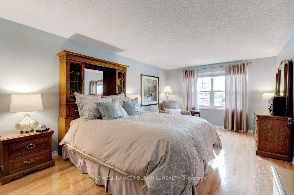 Photo 22 of 2251 Mansfield Drive, Burlington, Tyandaga — HOMEH