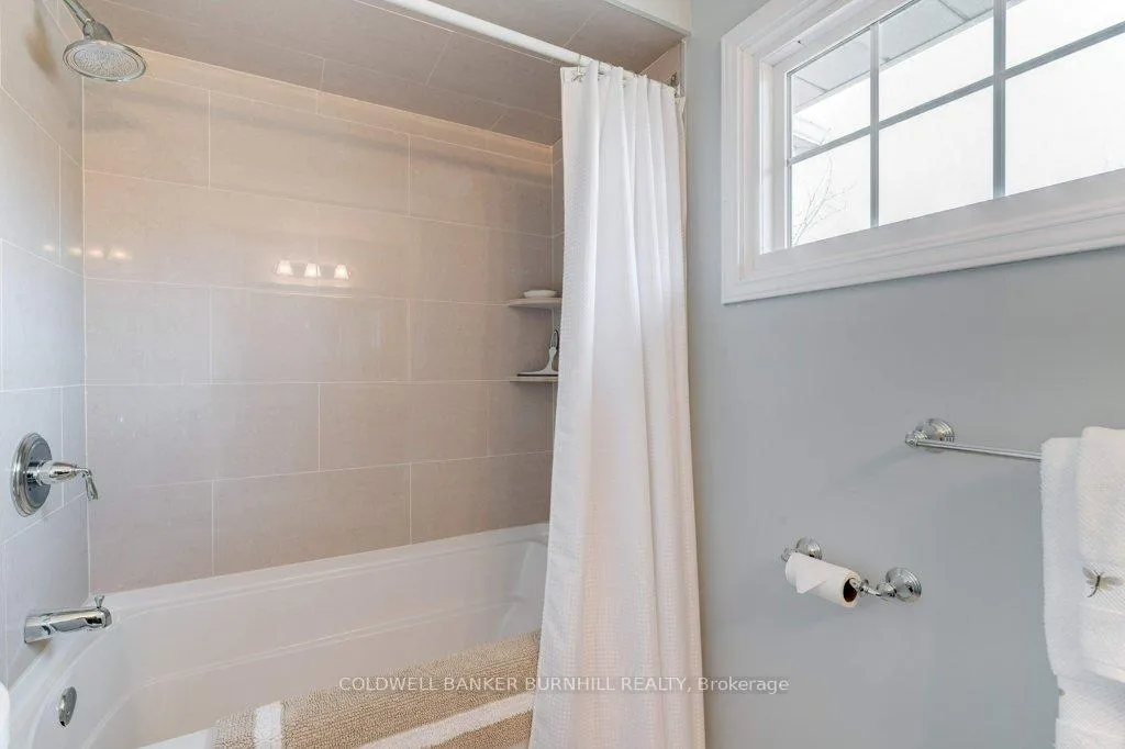 Photo 31 of 2251 Mansfield Drive, Burlington, Tyandaga — HOMEH