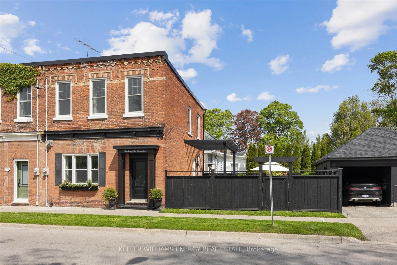 Front of 272 Ridout Street