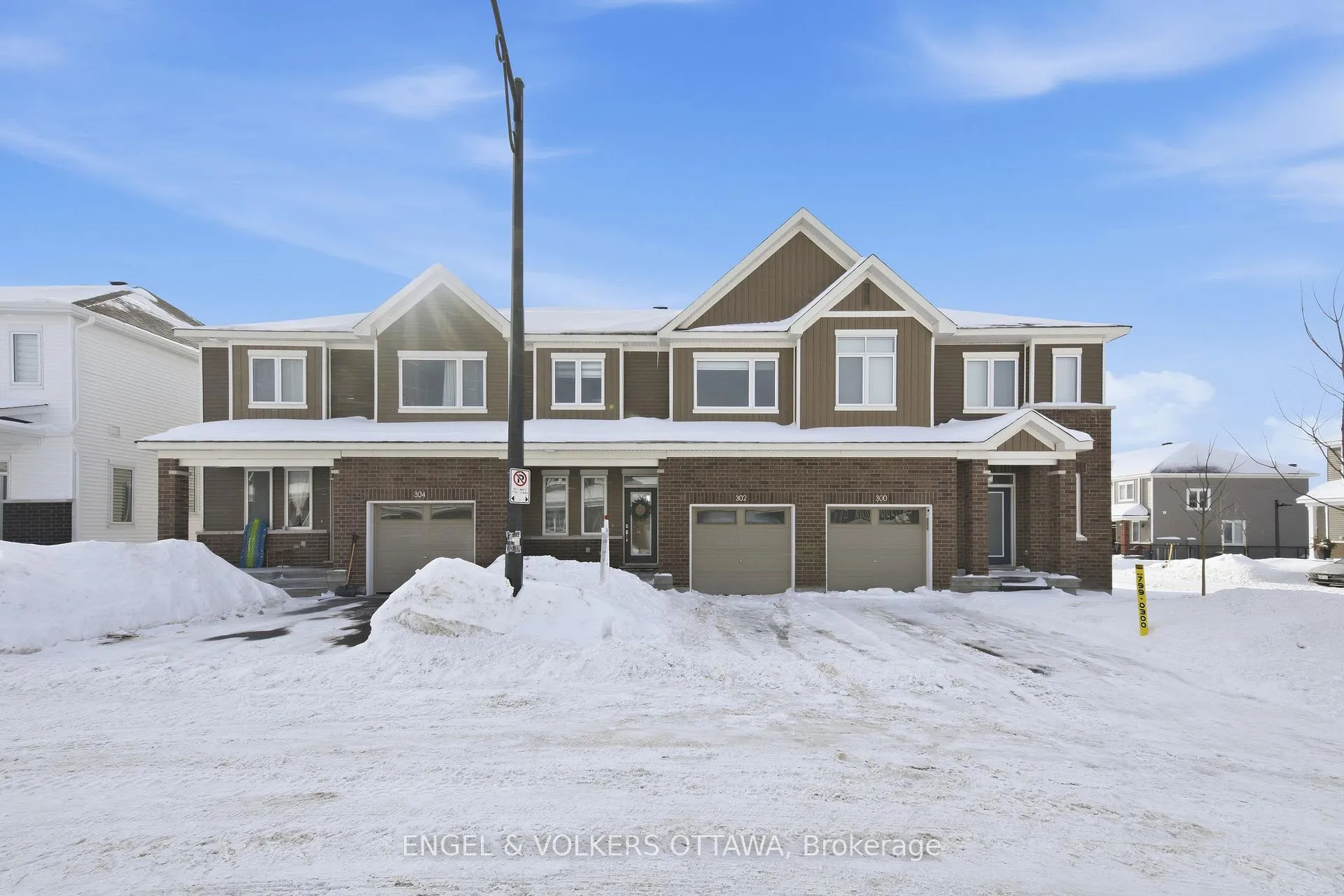 Front of 302 Canadensis Lane