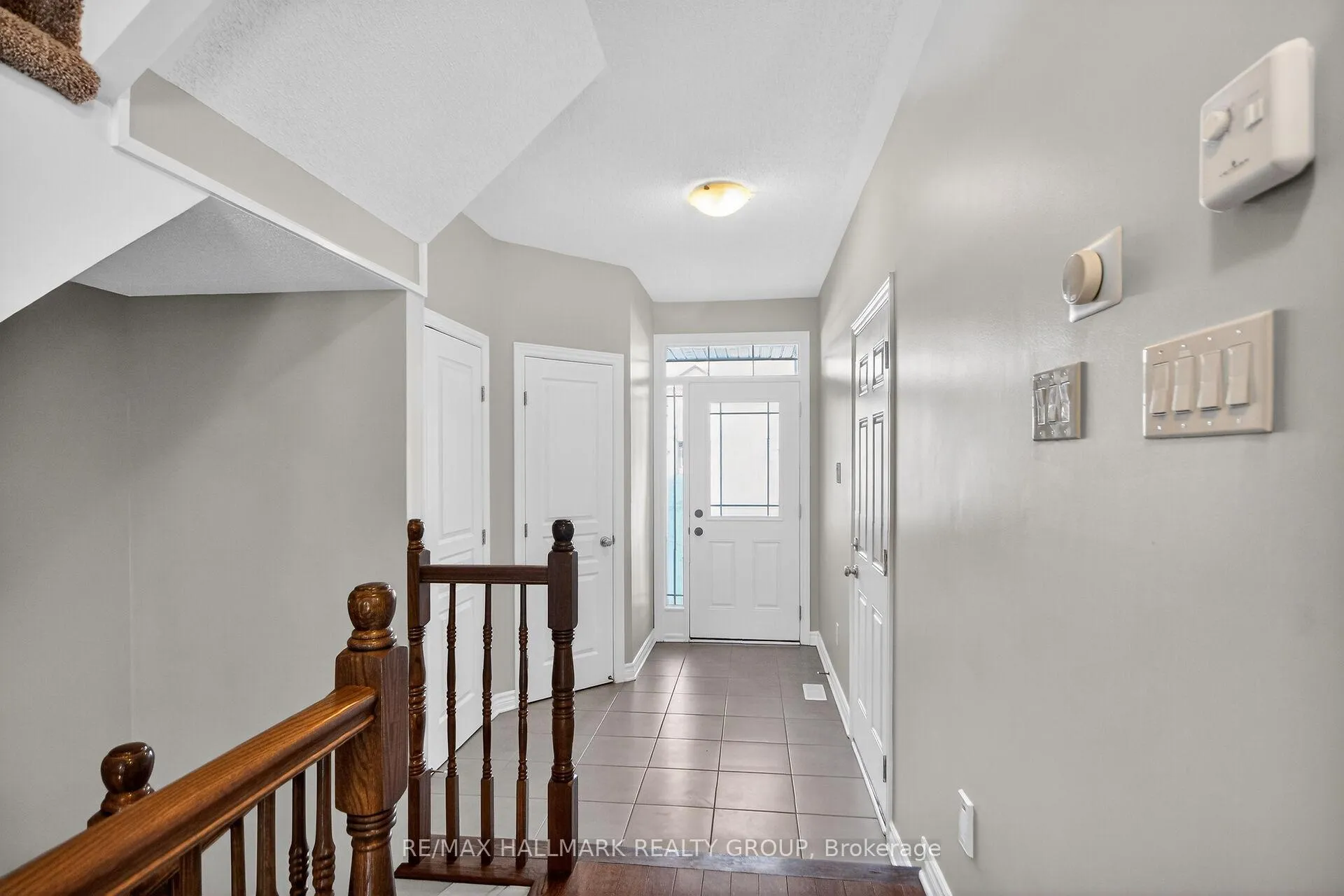 Photo 2 of 457 Barrick Hill Road, Ottawa, Kanata - Emerald Meadows/Trailwest — HOMEH