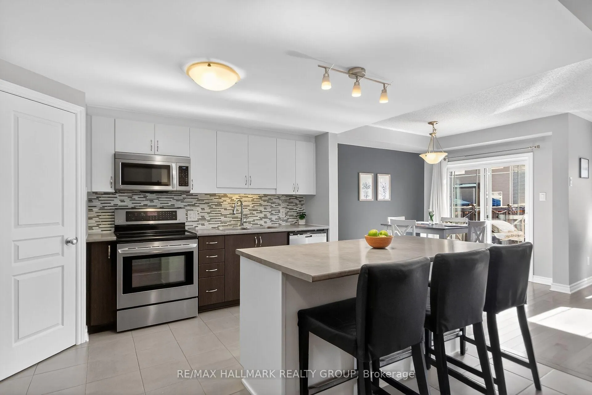 Photo 7 of 457 Barrick Hill Road, Ottawa, Kanata - Emerald Meadows/Trailwest — HOMEH