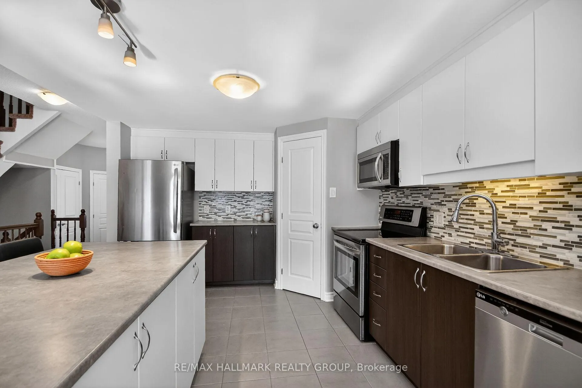 Photo 8 of 457 Barrick Hill Road, Ottawa, Kanata - Emerald Meadows/Trailwest — HOMEH