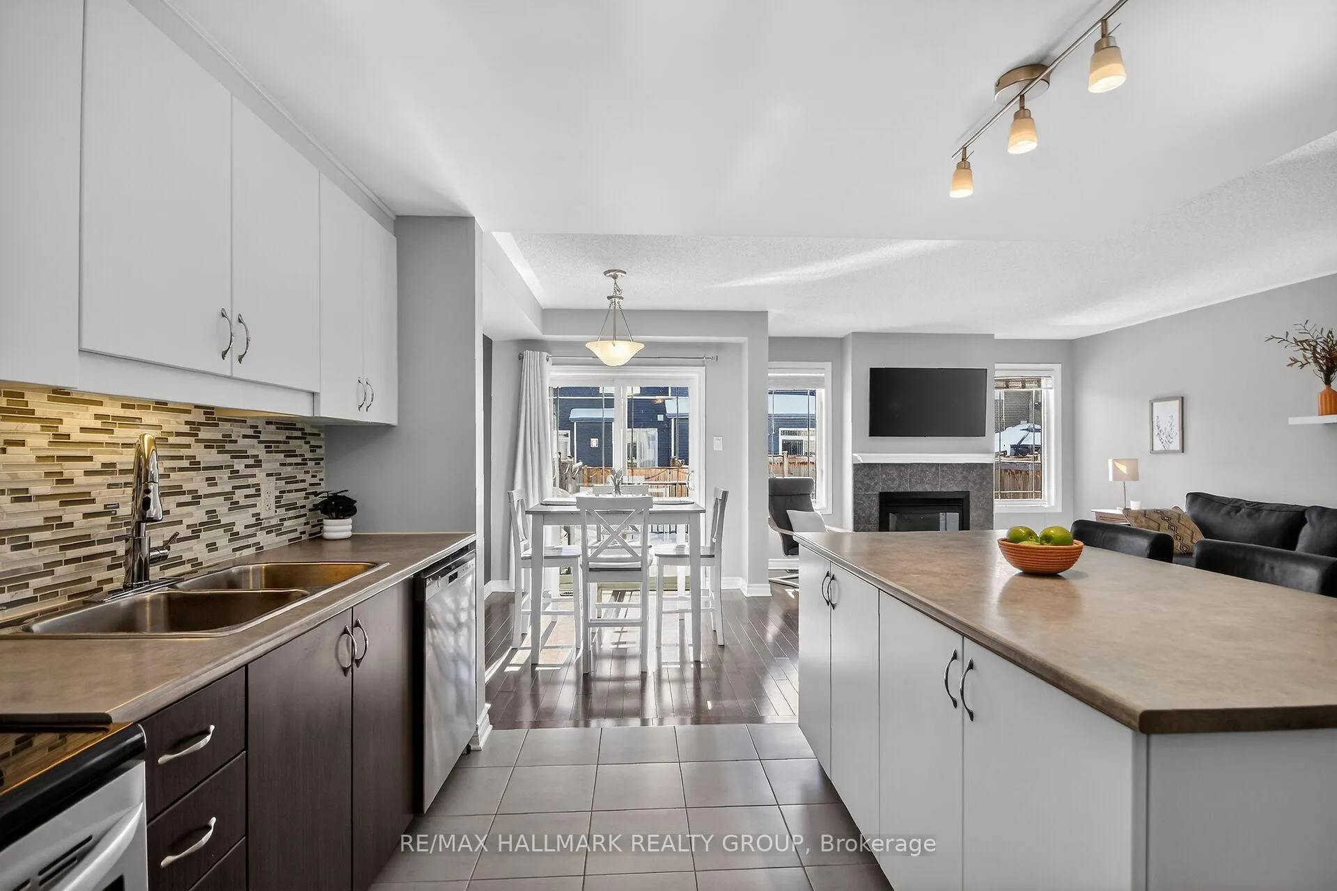 Photo 10 of 457 Barrick Hill Road, Ottawa, Kanata - Emerald Meadows/Trailwest — HOMEH