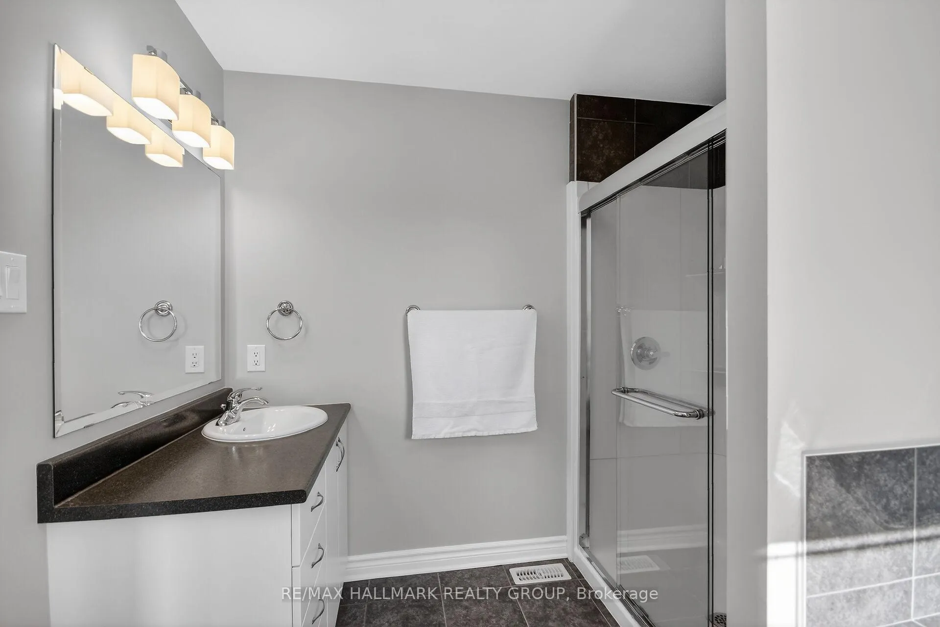 Photo 21 of 457 Barrick Hill Road, Ottawa, Kanata - Emerald Meadows/Trailwest — HOMEH