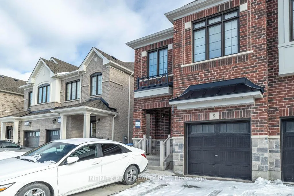 Photo 2 of 9 Fordham Road, Brampton, Bram West — HOMEH