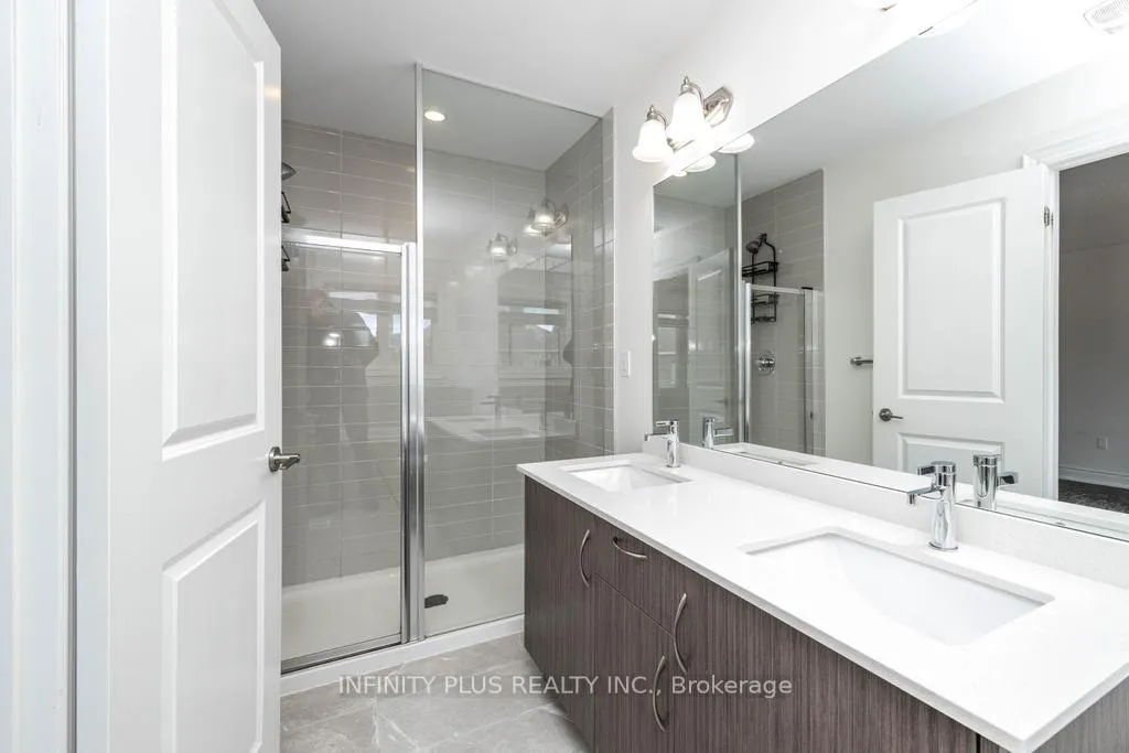 Photo 10 of 9 Fordham Road, Brampton, Bram West — HOMEH