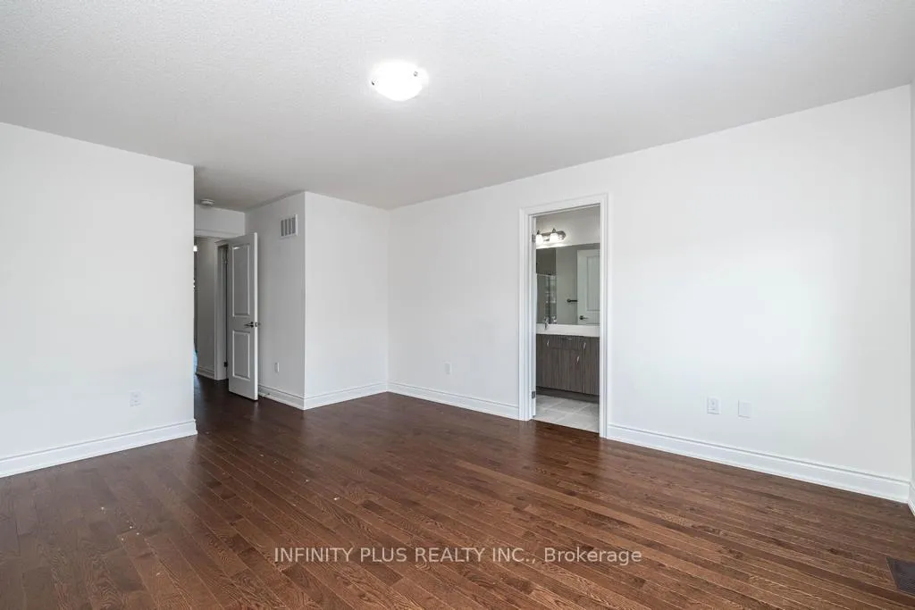 Photo 13 of 9 Fordham Road, Brampton, Bram West — HOMEH