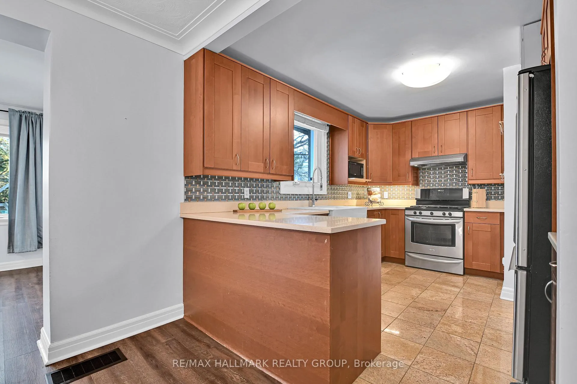 Photo 11 of 6A - 6B Centennial Boulevard, Ottawa, Ottawa East — HOMEH