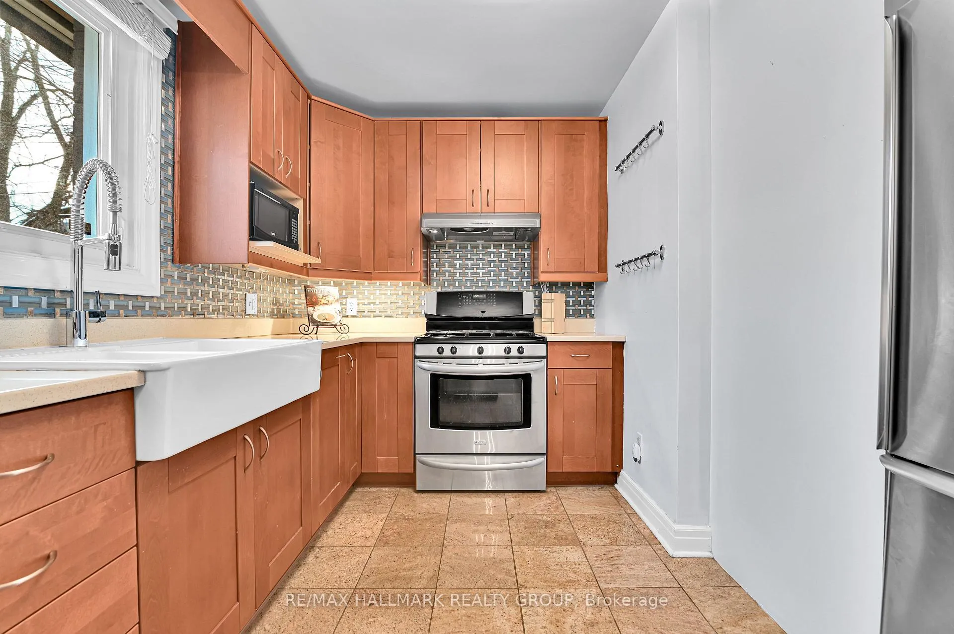 Photo 13 of 6A - 6B Centennial Boulevard, Ottawa, Ottawa East — HOMEH
