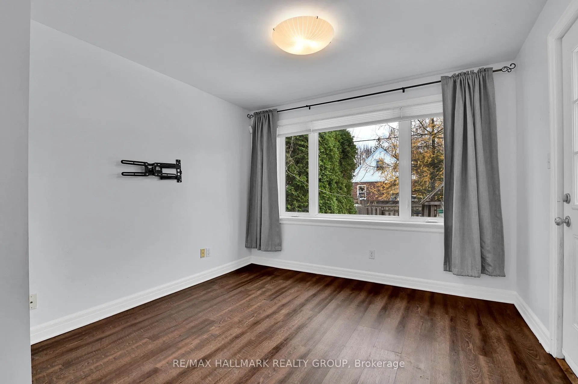 Photo 15 of 6A - 6B Centennial Boulevard, Ottawa, Ottawa East — HOMEH