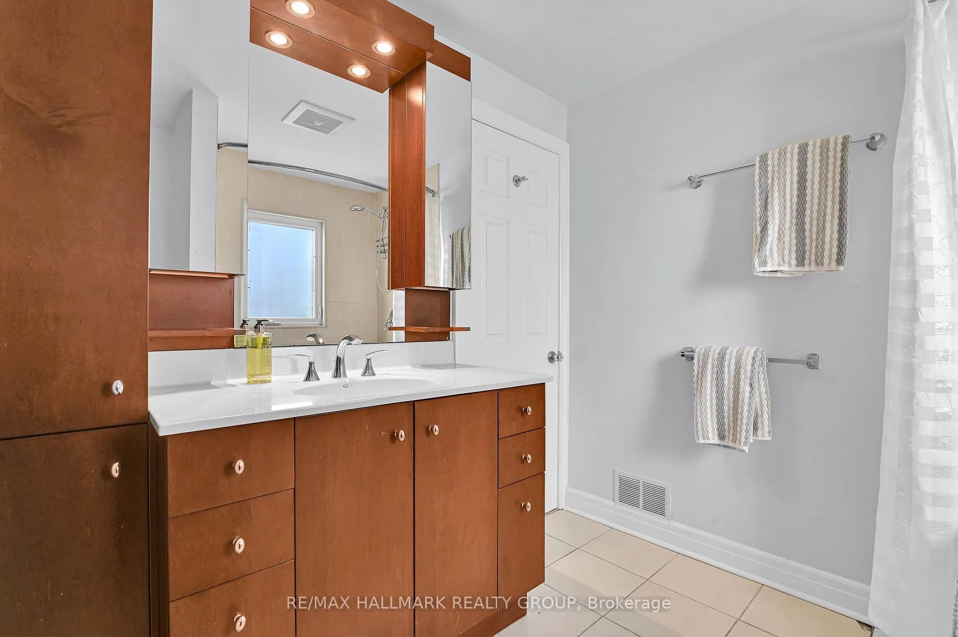 Photo 20 of 6A - 6B Centennial Boulevard, Ottawa, Ottawa East — HOMEH