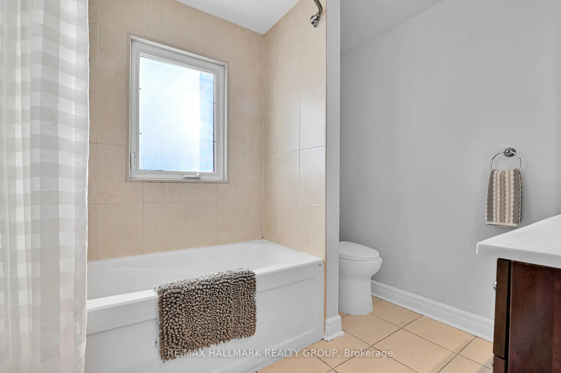 Photo 21 of 6A - 6B Centennial Boulevard, Ottawa, Ottawa East — HOMEH