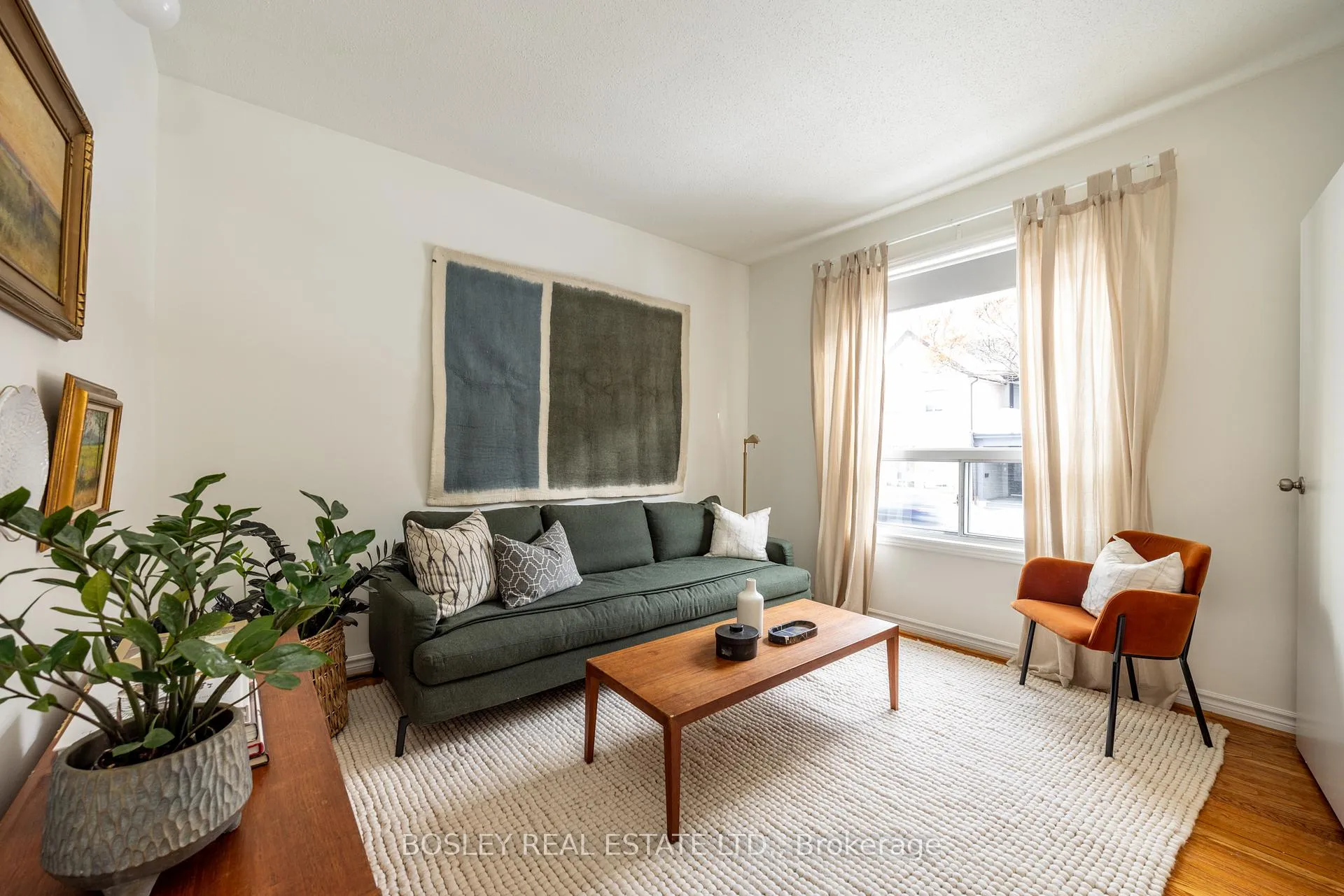 Photo 2 of 54 Lansdowne Avenue, Toronto, Roncesvalles — HOMEH