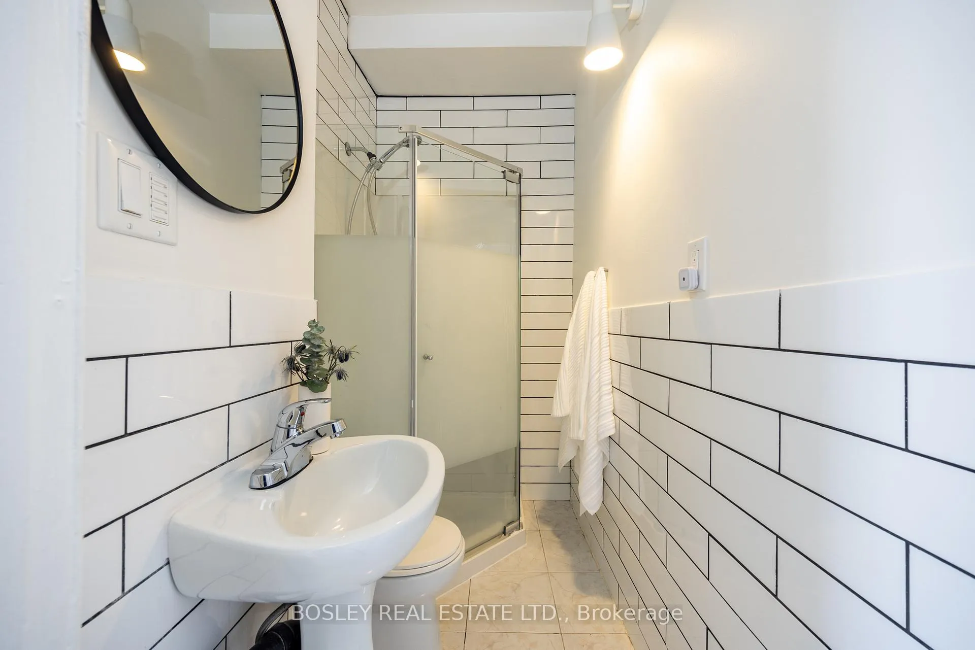 Photo 9 of 54 Lansdowne Avenue, Toronto, Roncesvalles — HOMEH