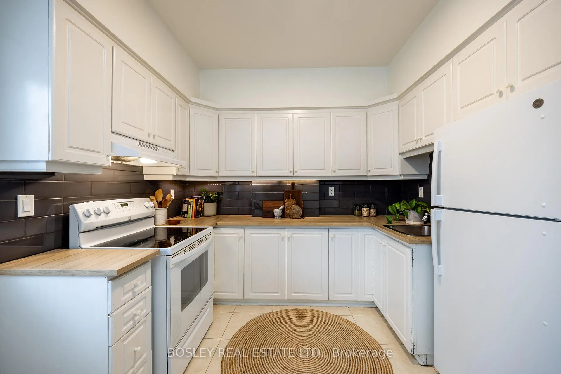 Photo 11 of 54 Lansdowne Avenue, Toronto, Roncesvalles — HOMEH