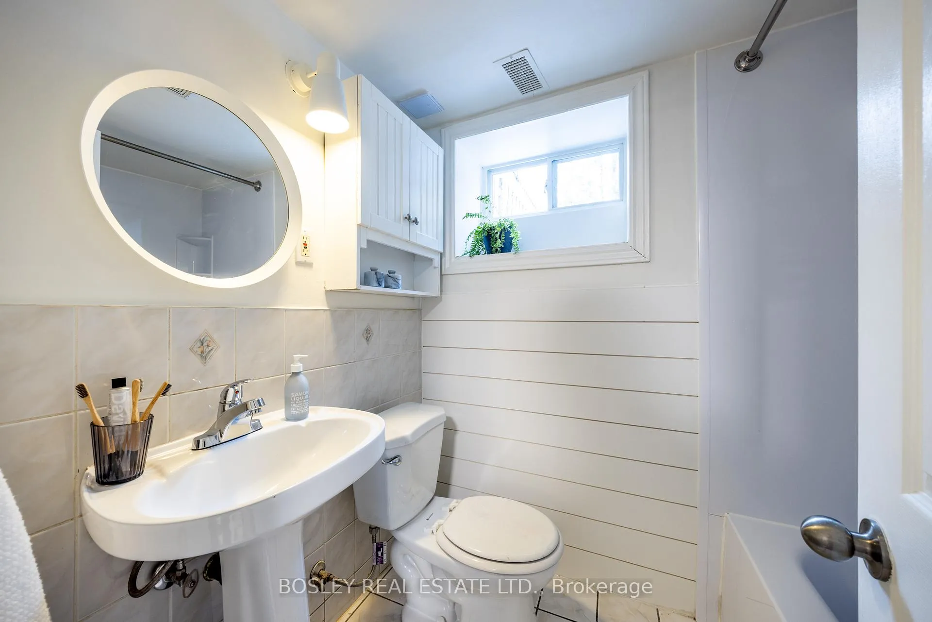 Photo 16 of 54 Lansdowne Avenue, Toronto, Roncesvalles — HOMEH