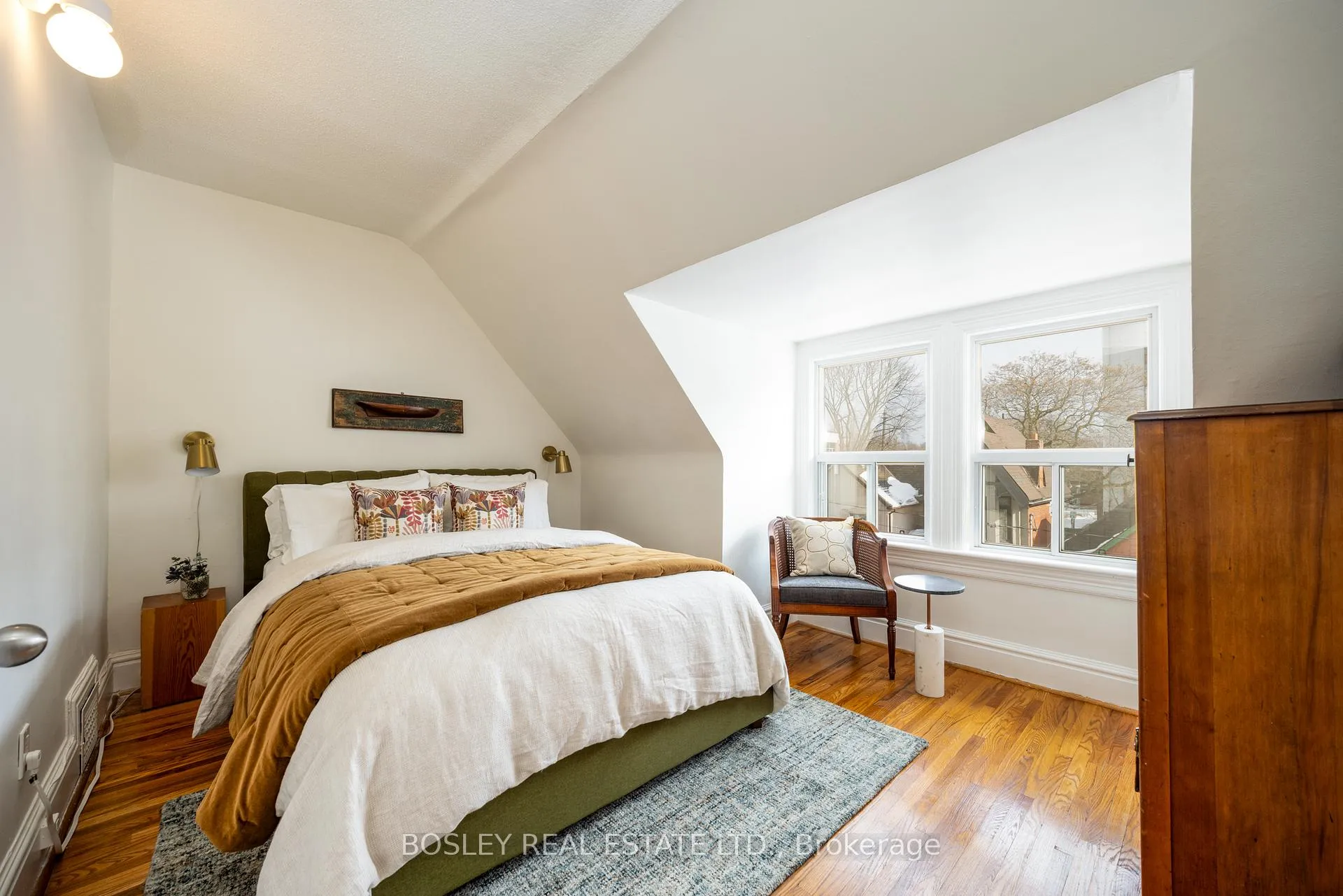Photo 39 of 54 Lansdowne Avenue, Toronto, Roncesvalles — HOMEH