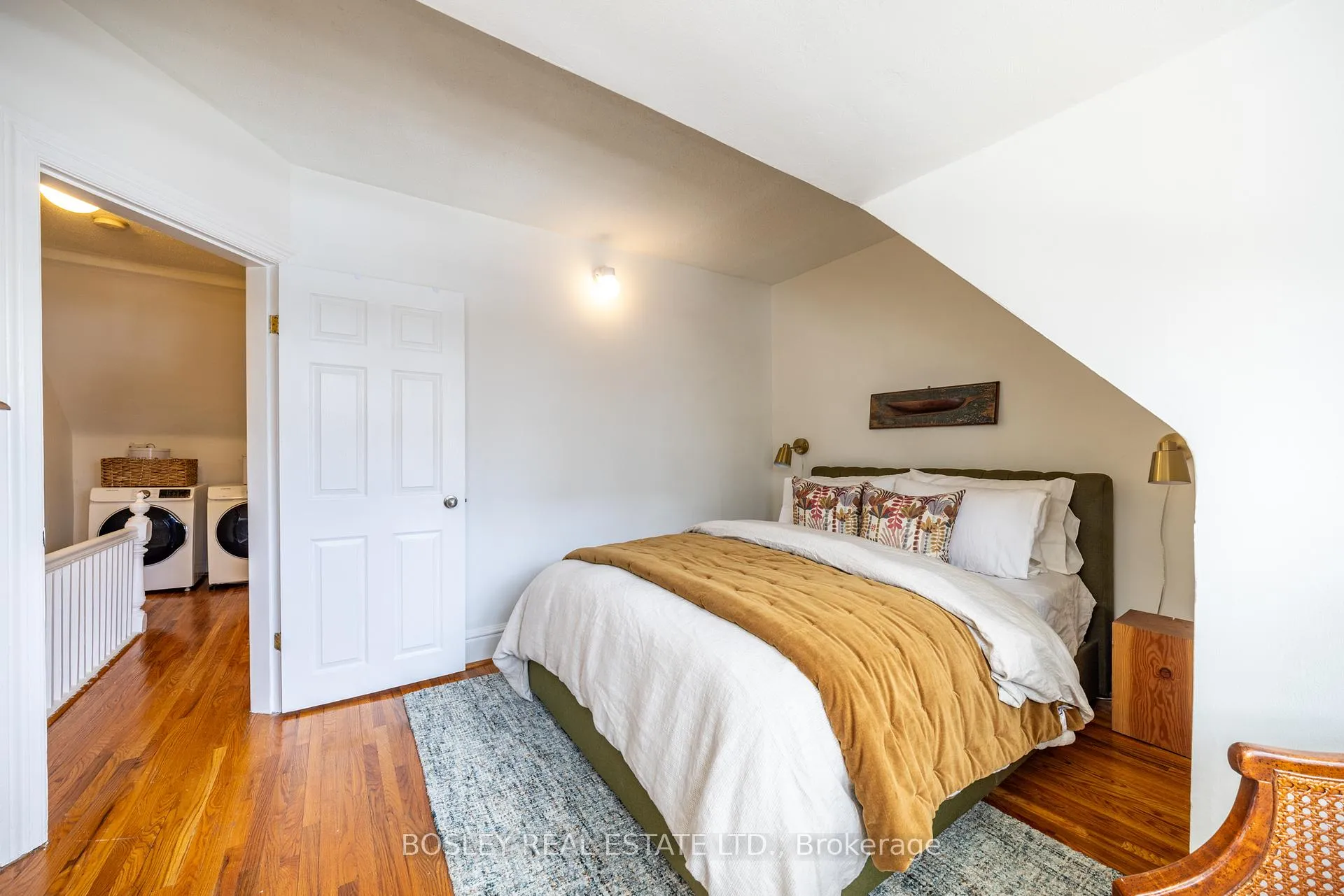 Photo 40 of 54 Lansdowne Avenue, Toronto, Roncesvalles — HOMEH