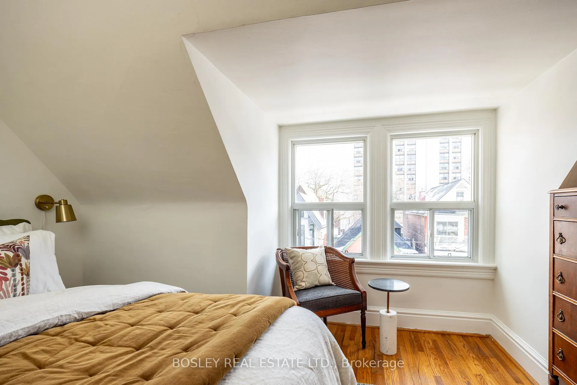 Photo 41 of 54 Lansdowne Avenue, Toronto, Roncesvalles — HOMEH