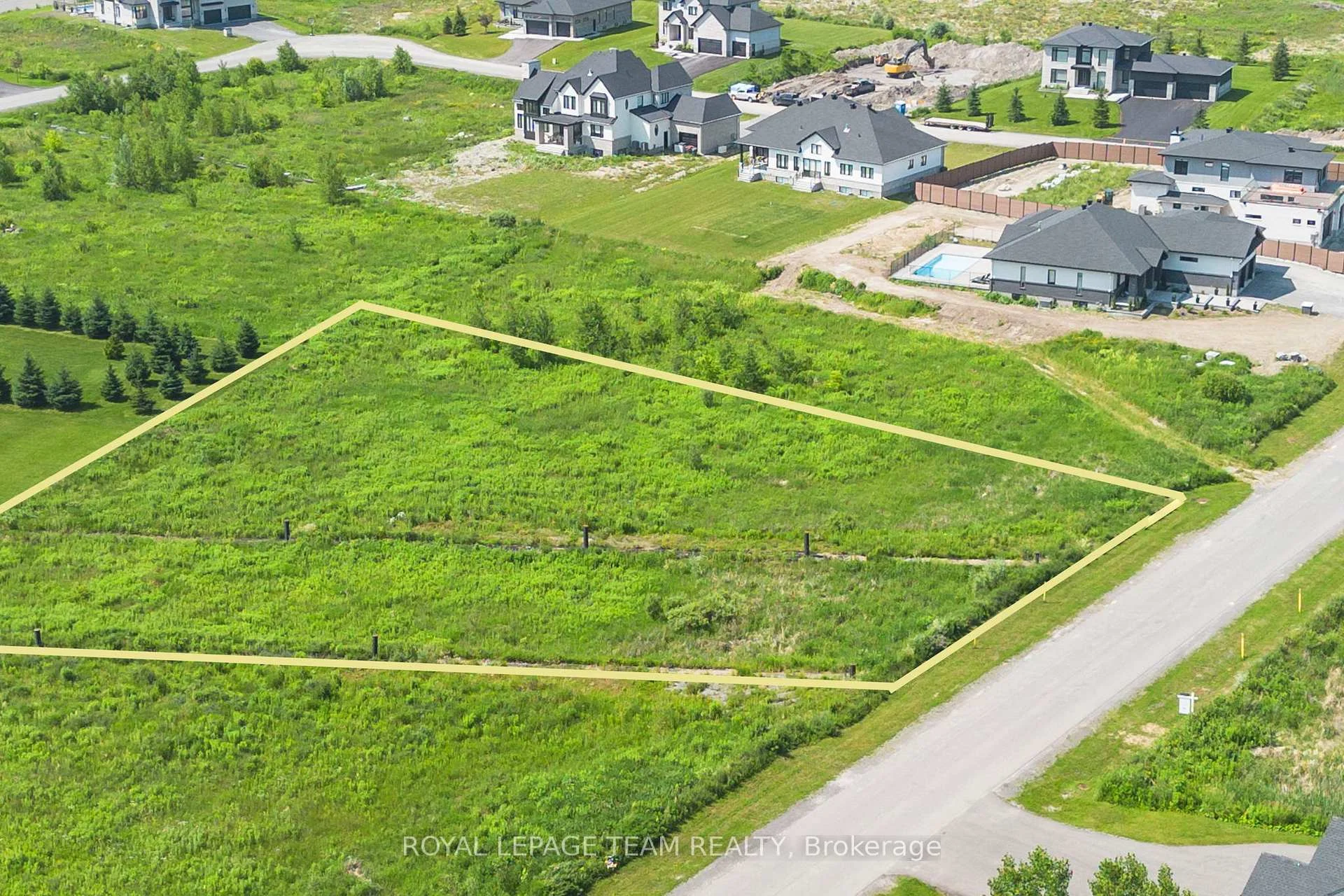 Photo 8 of 6785 Still Meadow Way E, Ottawa, Greely — HOMEH