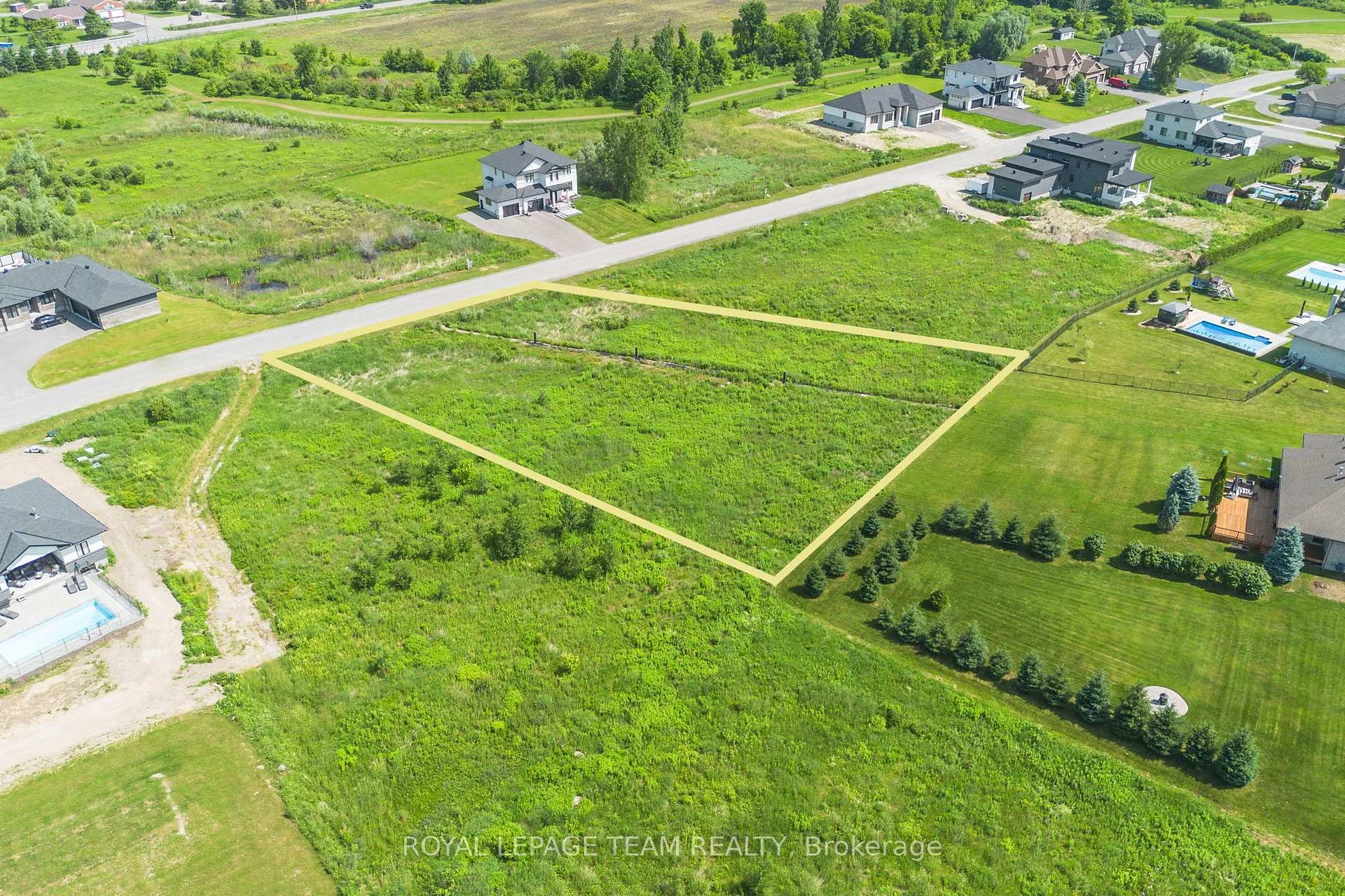 Photo 9 of 6785 Still Meadow Way E, Ottawa, Greely — HOMEH