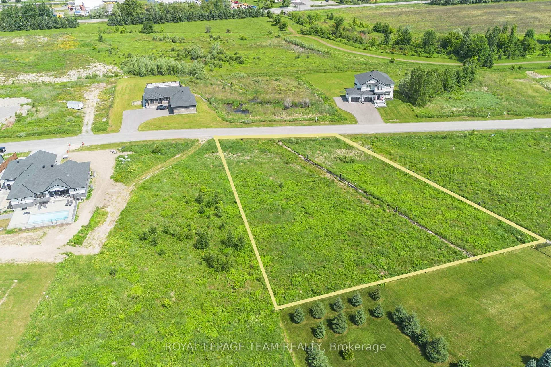 Photo 10 of 6785 Still Meadow Way E, Ottawa, Greely — HOMEH