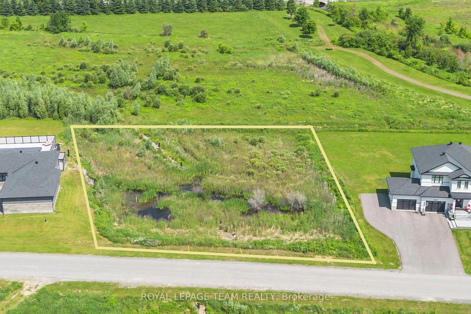 Photo 5 of 6790 Still Meadow Way, Ottawa, Greely — HOMEH