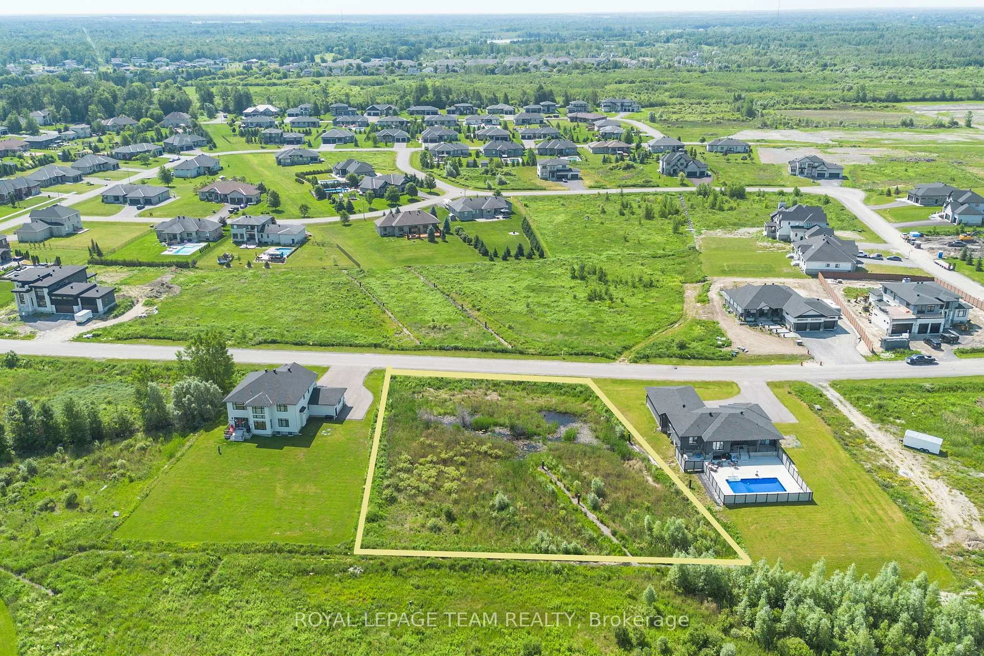 Photo 9 of 6790 Still Meadow Way, Ottawa, Greely — HOMEH